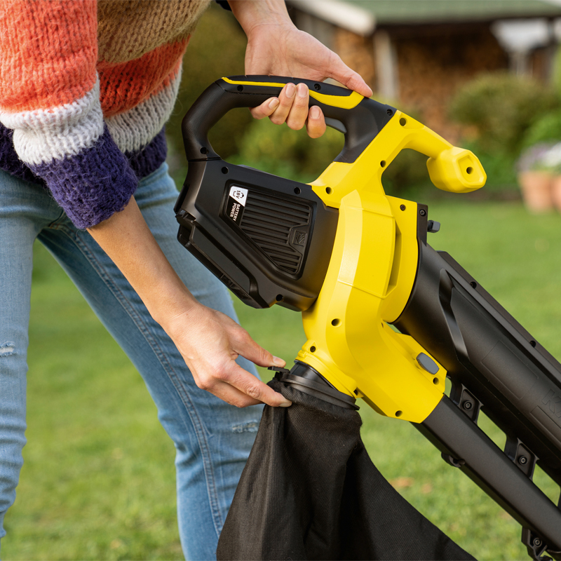 Aspirator cu suflanta compatibil cu acumulatori 18V, 2.5Ah, Karcher, tip  BLV18-200