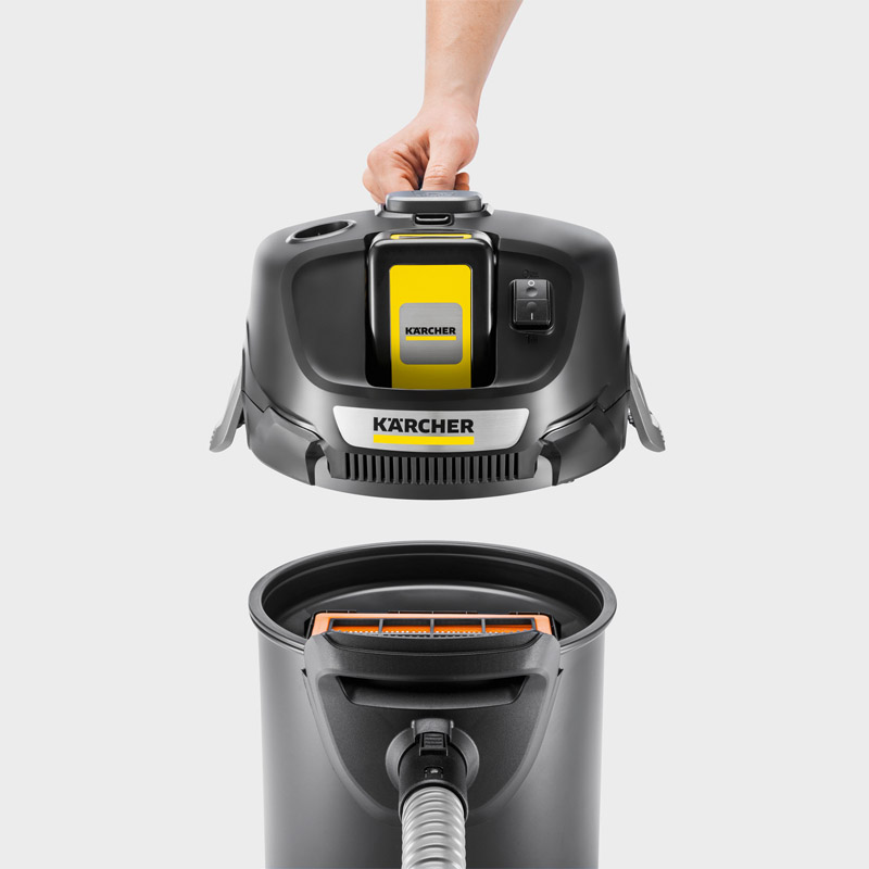 Aspirator uscat si pentru cenusa Karcher, tip AD2 Battery SOLO (fara incarcator si baterie)