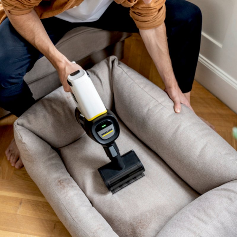 Aspirator vertical cu acumulator integrat 21.6V, Karcher, tip VC4 Cordless MyHome Pet