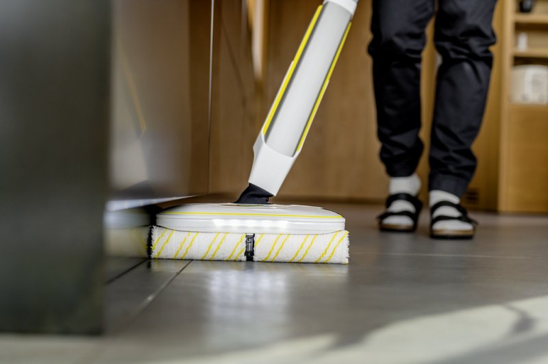 Mop electric cu acumulator Karcher FC 8 Smart Signature Line, 25V, 2.85 Ah, 4 role