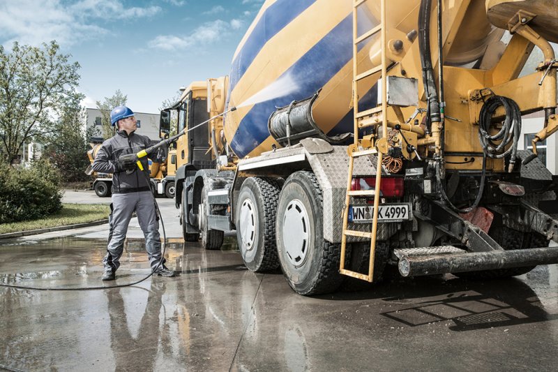 Aparat de spalat cu presiune cu motor termic (benzina) si incalzire, Karcher HDS1000Be