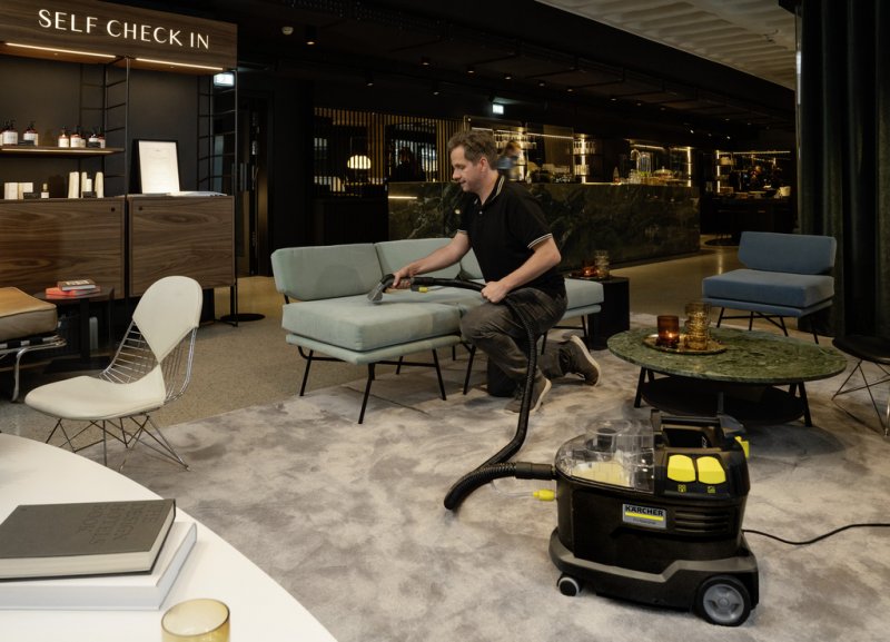 Aspirator cu spalare Karcher Puzzi8/1 Go!Further, duza de mana, cadou RM 764 N