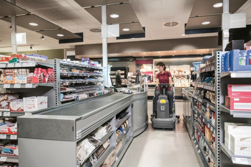 Masina de frecat-aspirat cu post de conducere, 24V, 105Ah, BD 50/70 R BP PACK CLASSIC