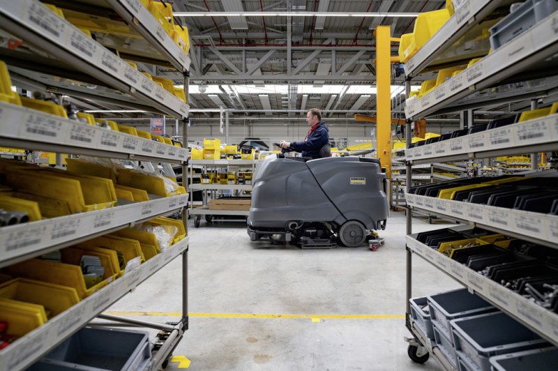 Masina de frecat-aspirat cu post de conducere, 36V, 240Ah, B 220 R Bp Pack DOSE+D90